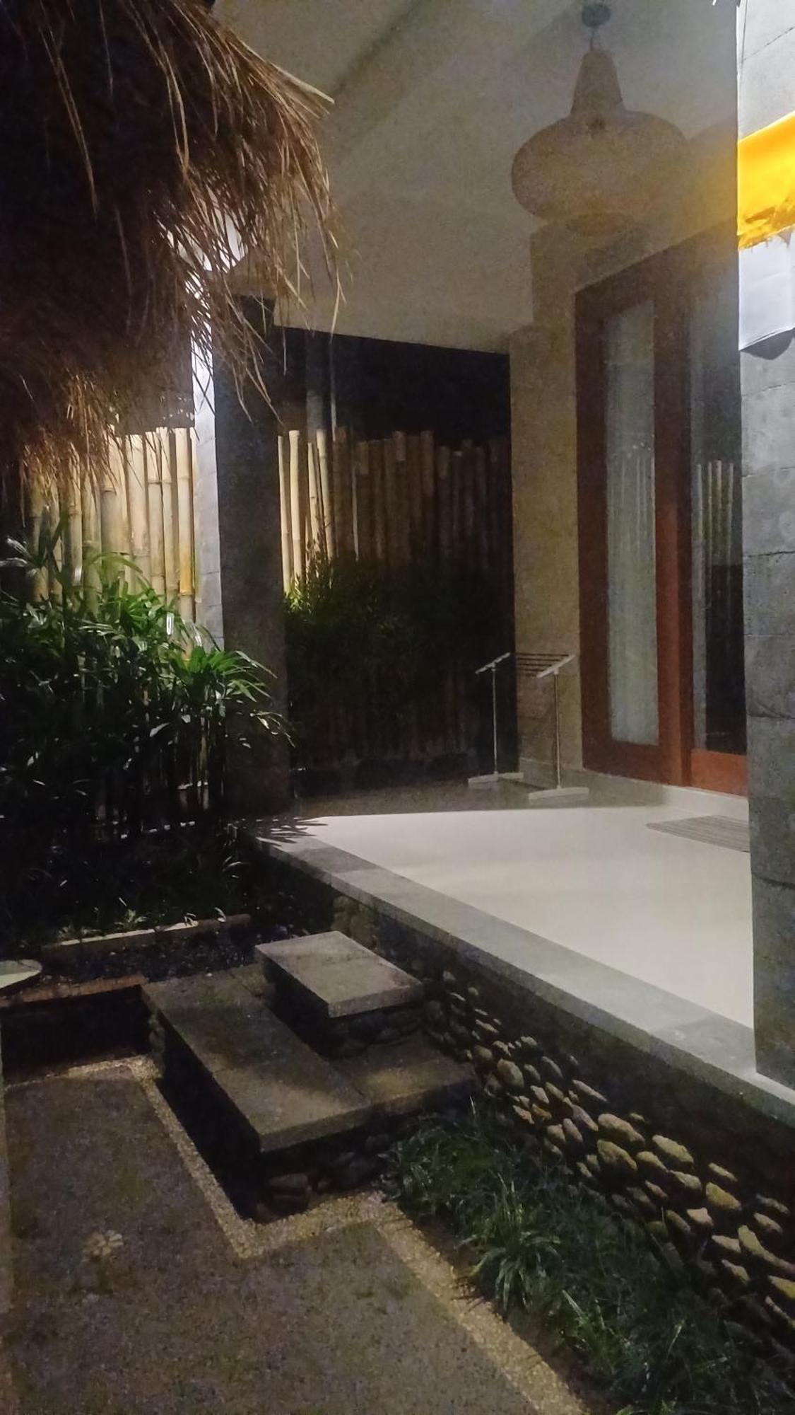 Nugraha Guesthouse 1 Ubud Zewnętrze zdjęcie